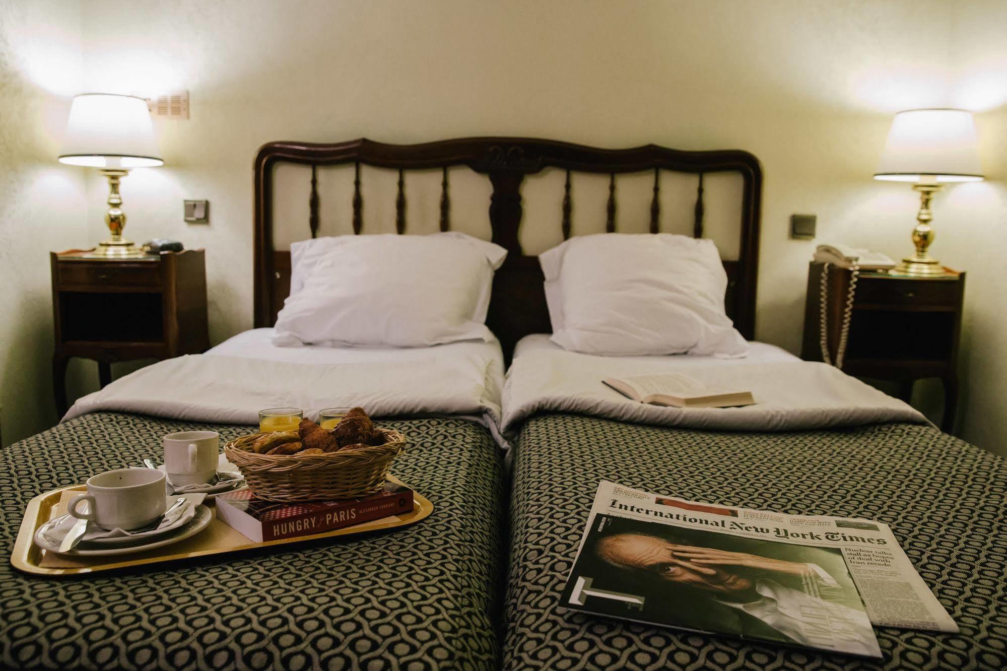 Hotel Saint Christophe Париж Екстериор снимка